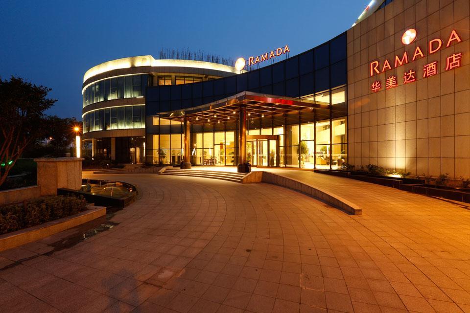 Отель Ramada Nanjing Нанкин Экстерьер фото